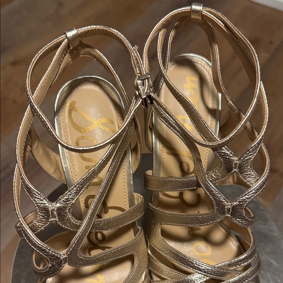 PRE-OWNED Sam Edelman Elegant Gold Strappy Sandals - Picture 4 of 15